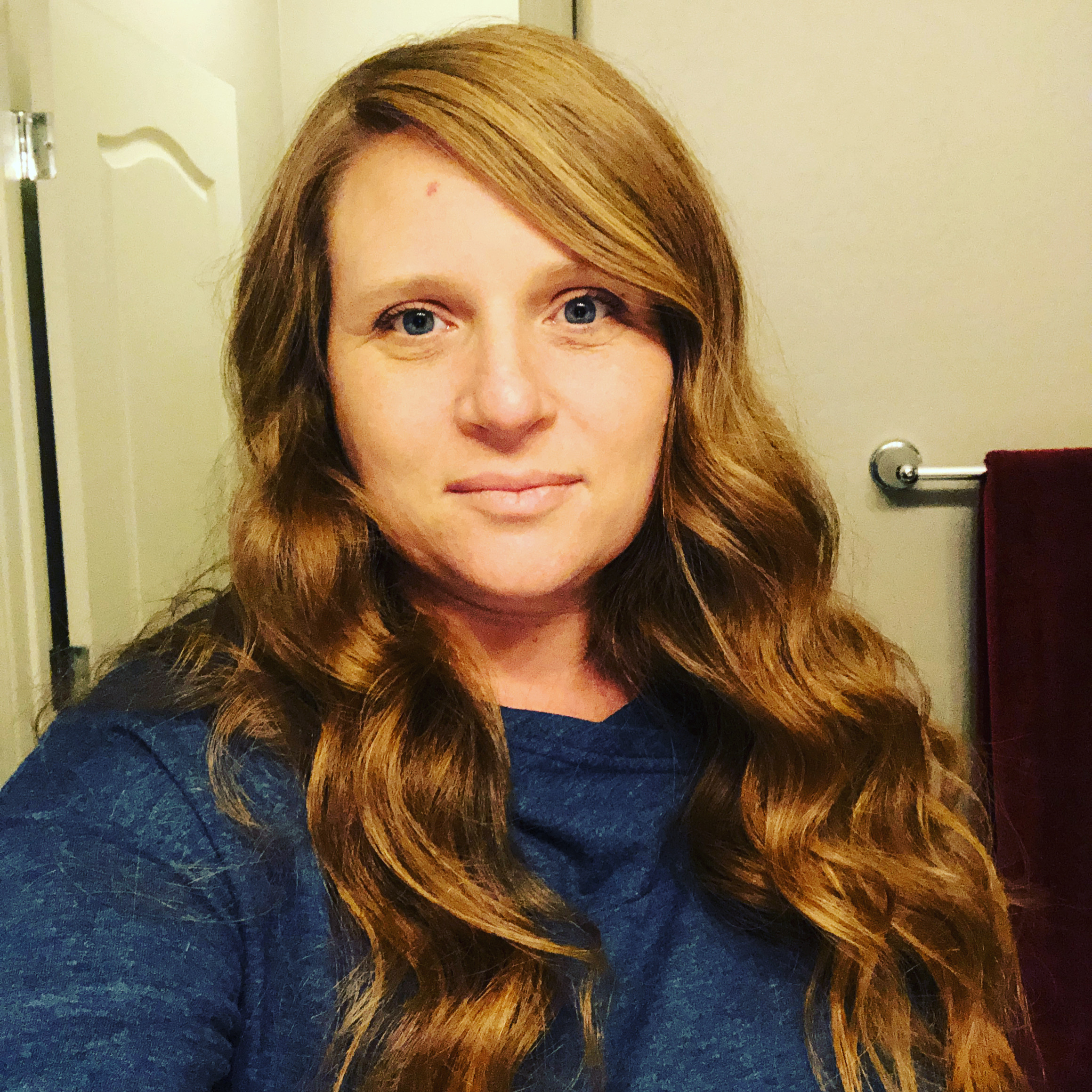 Beth Carlson Headshot